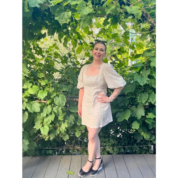 Meet your Posher, Lisa - Picture 1 of 1